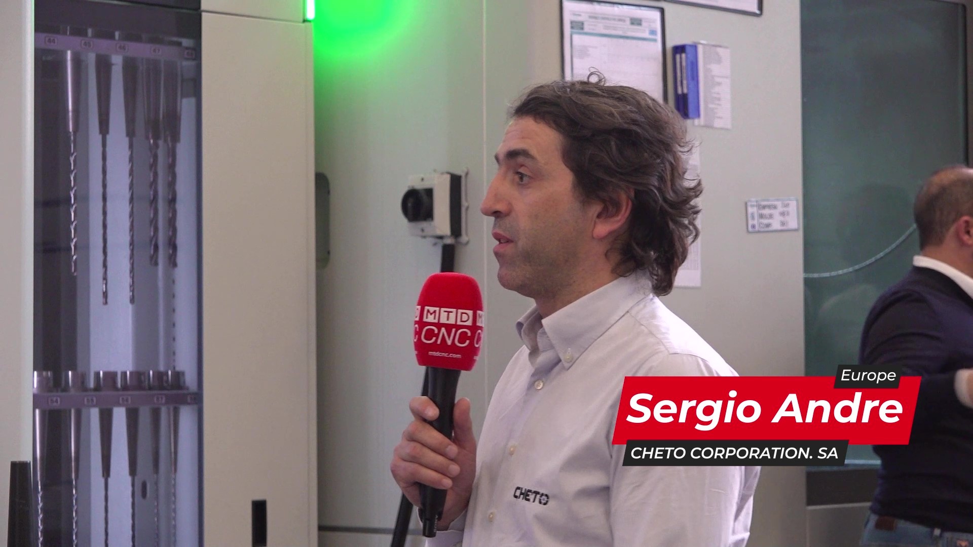 MTDCNC: Interview with Sérgio André explainning about CHETO 5-axis SiC machine